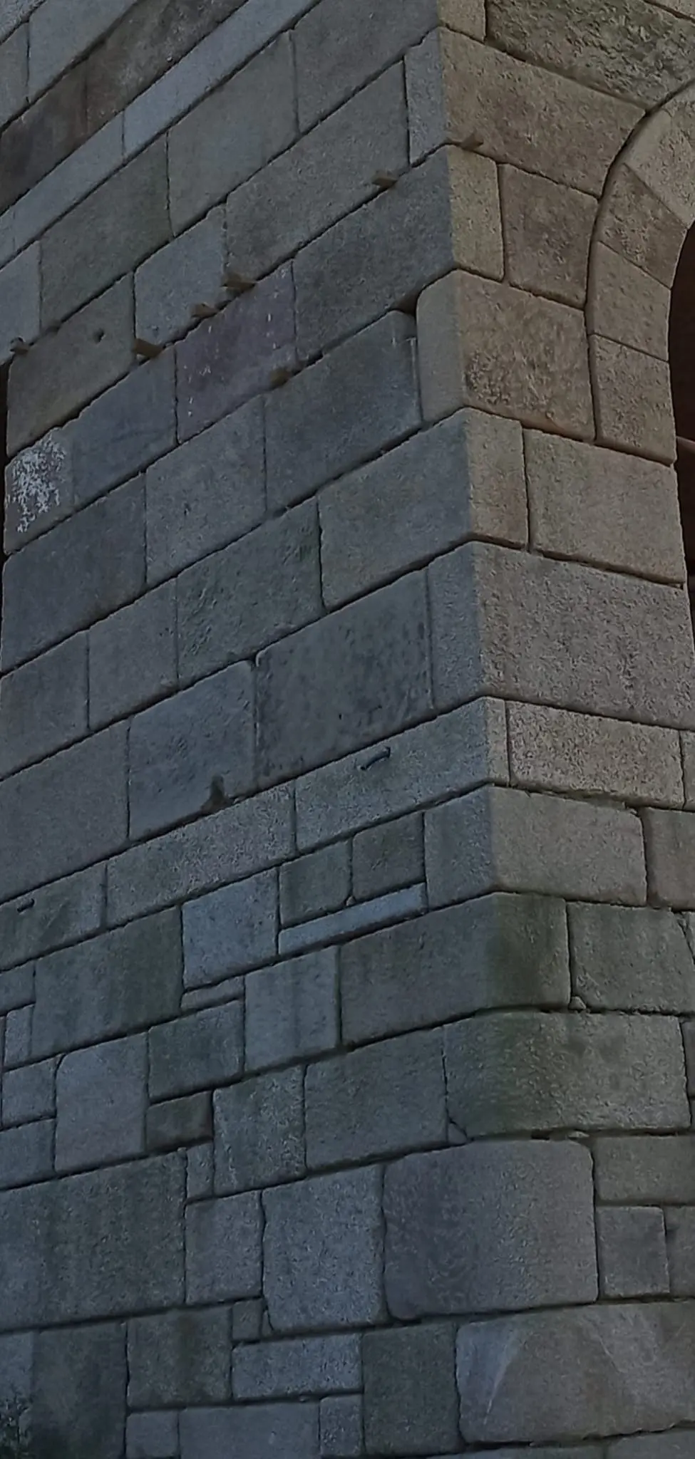 Muestra de piedra natural tallada a mano