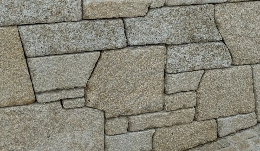 Variedad de piedras naturales para proyectos de cantería